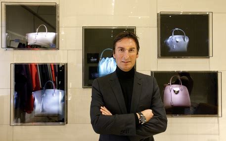 stipendio direttore louis vuitton|LVMH, Pietro Beccari è il nuovo ceo di L.